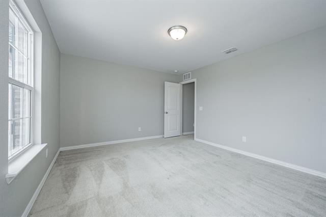 Building Photo - 427 Holt Ln