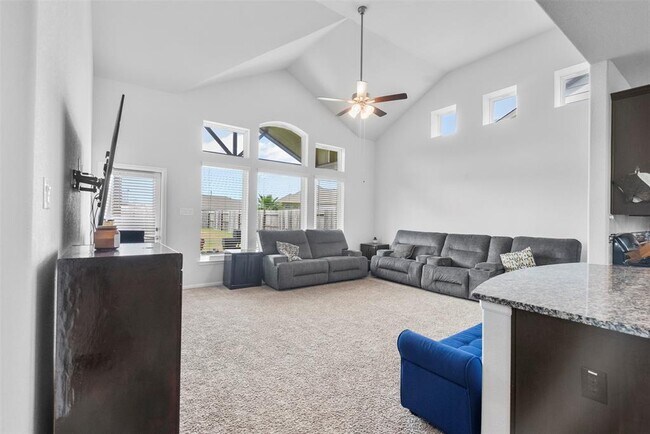 Building Photo - 2405 Bayrose Dr