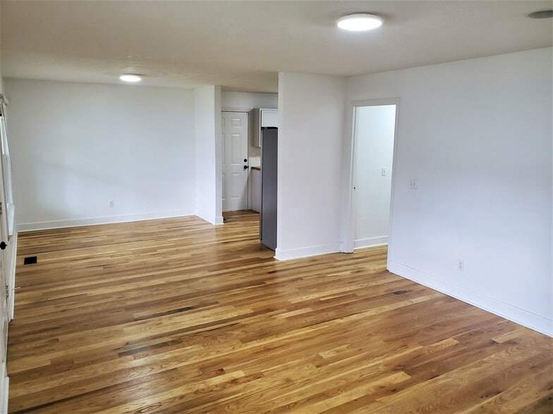 Building Photo - 1025 Wade Ave