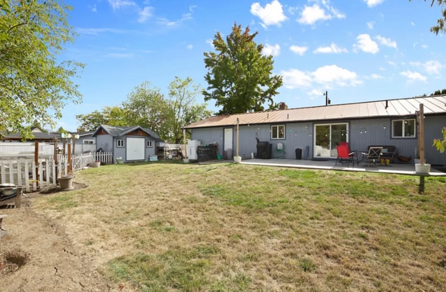 Building Photo - 990 Janes Rd