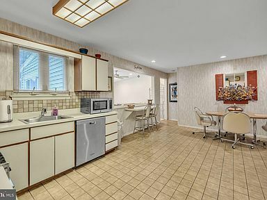 Building Photo - 1131 Haral Pl