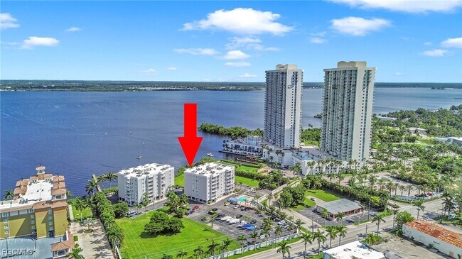Primary Photo - 2885 Palm Beach Blvd