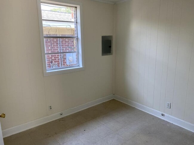 Building Photo - 3702 Live Oak Drive, Columbia, SC 29205