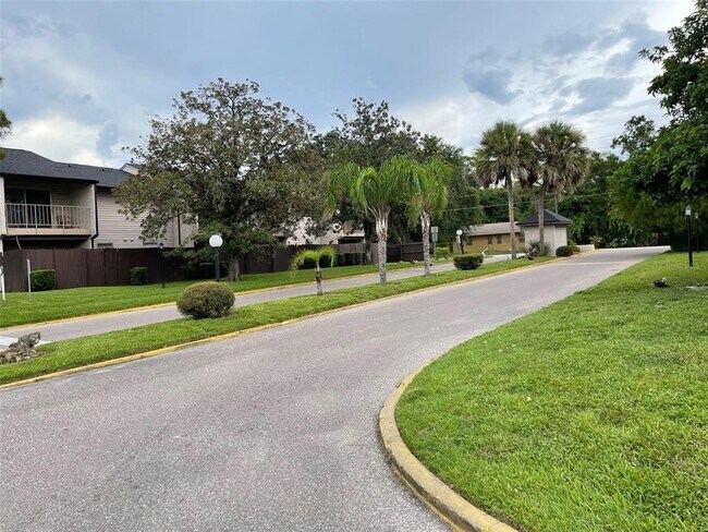 Building Photo - 2022 Ludlow Ln