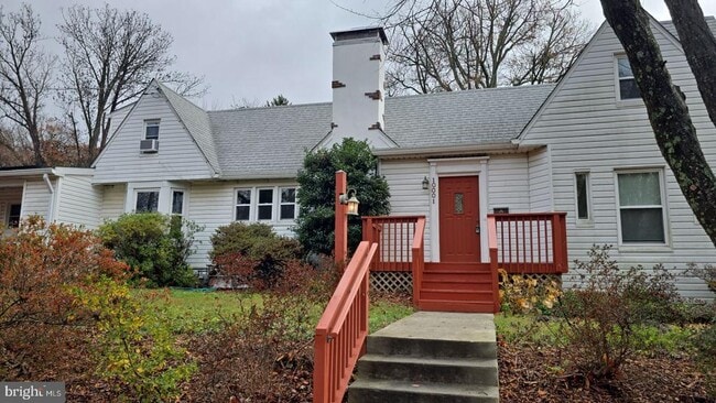 Building Photo - 10001 Dallas Ave