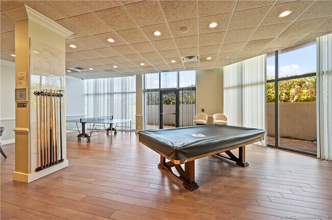 Building Photo - 9650 S Ocean Dr