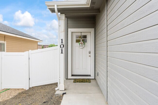 Building Photo - 2110 Ison Ct