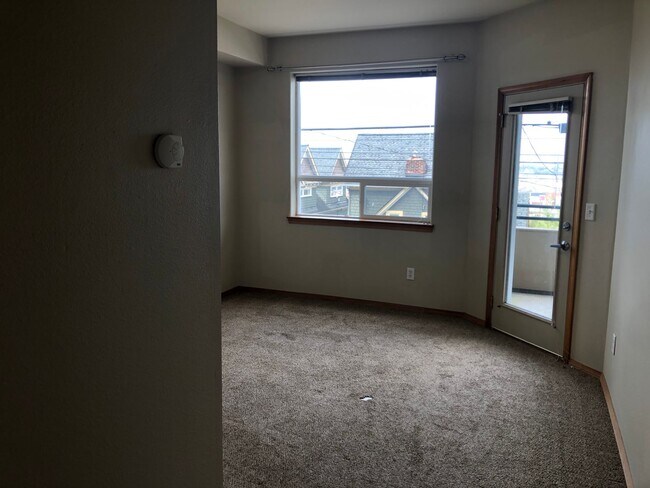 Building Photo - 3 Bed 2 Bath Condo in Bellingham near WWU