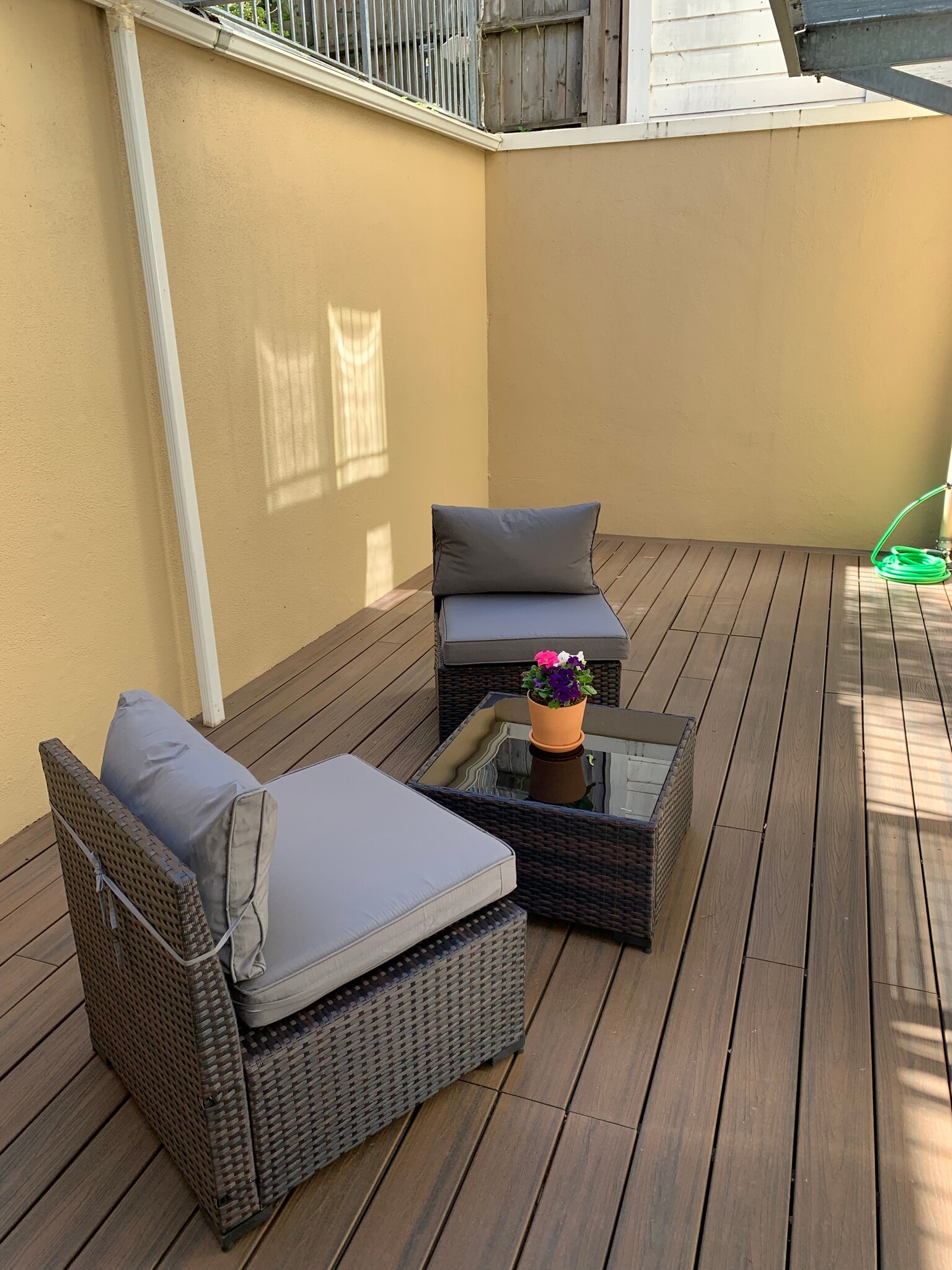 Read patio - 119 Peralta Ave