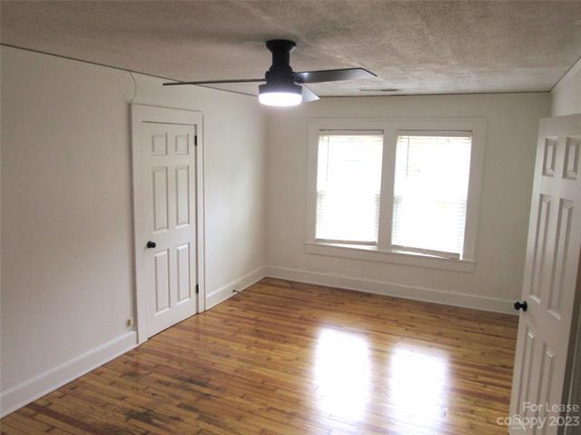 Building Photo - 511 S 4th St