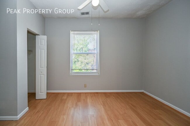 Building Photo - 2610 Woodburn Ave