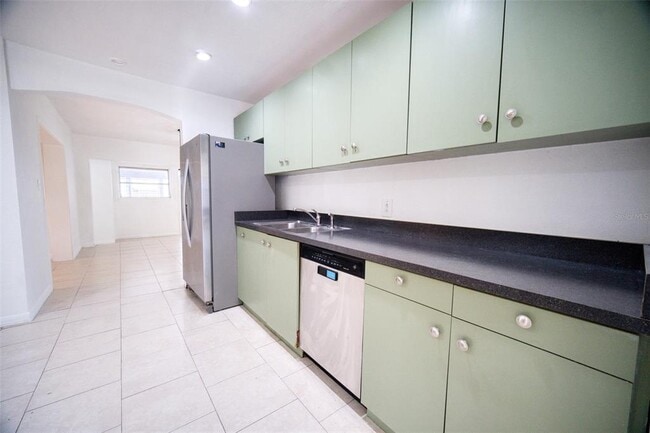 Building Photo - 2317 Harris St