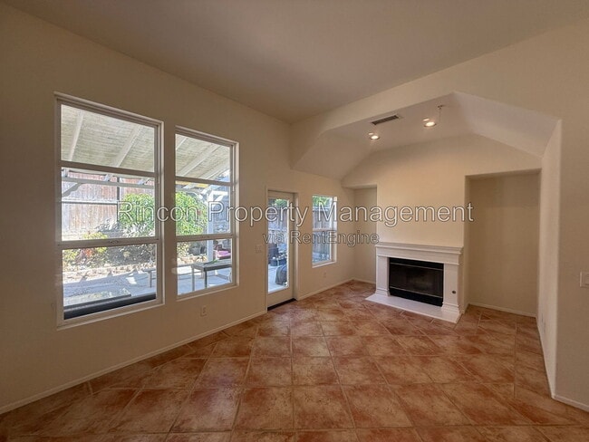 Building Photo - 4763 Templeton St
