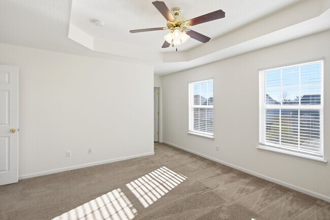 Building Photo - 2413-2415 Northampton Dr.