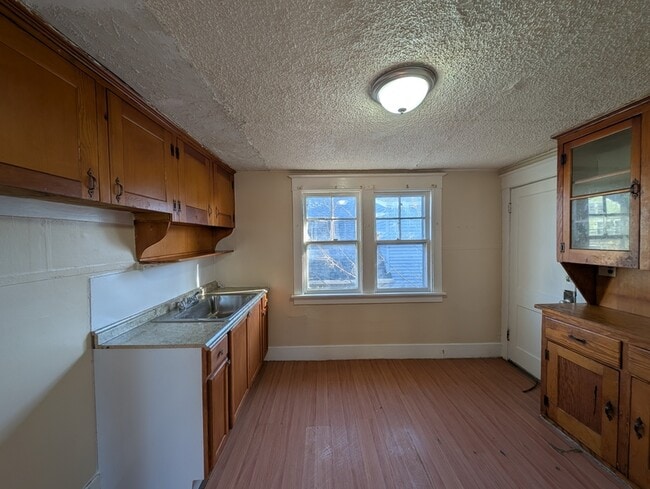 Building Photo - 373 Esser Ave