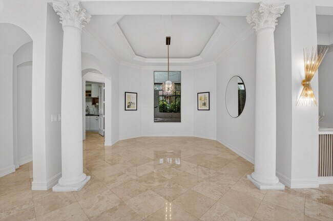 Building Photo - 17921 Villa Club Way