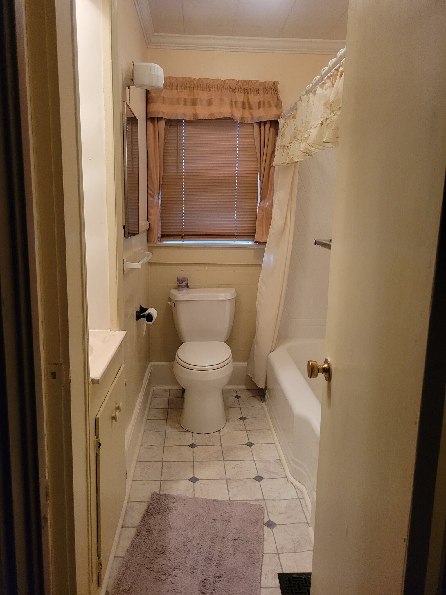 Building Photo - 206 N McCaskey Rd