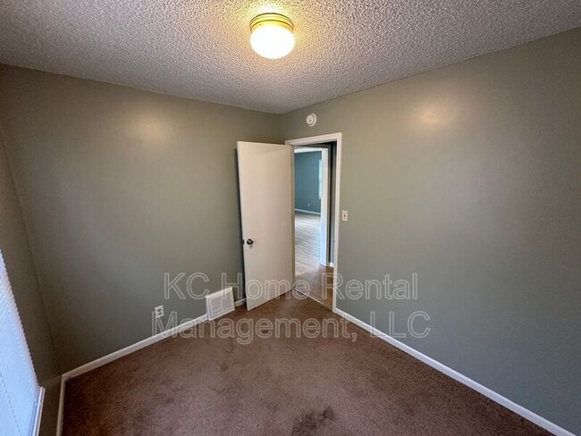 Building Photo - 6615 W 62nd St