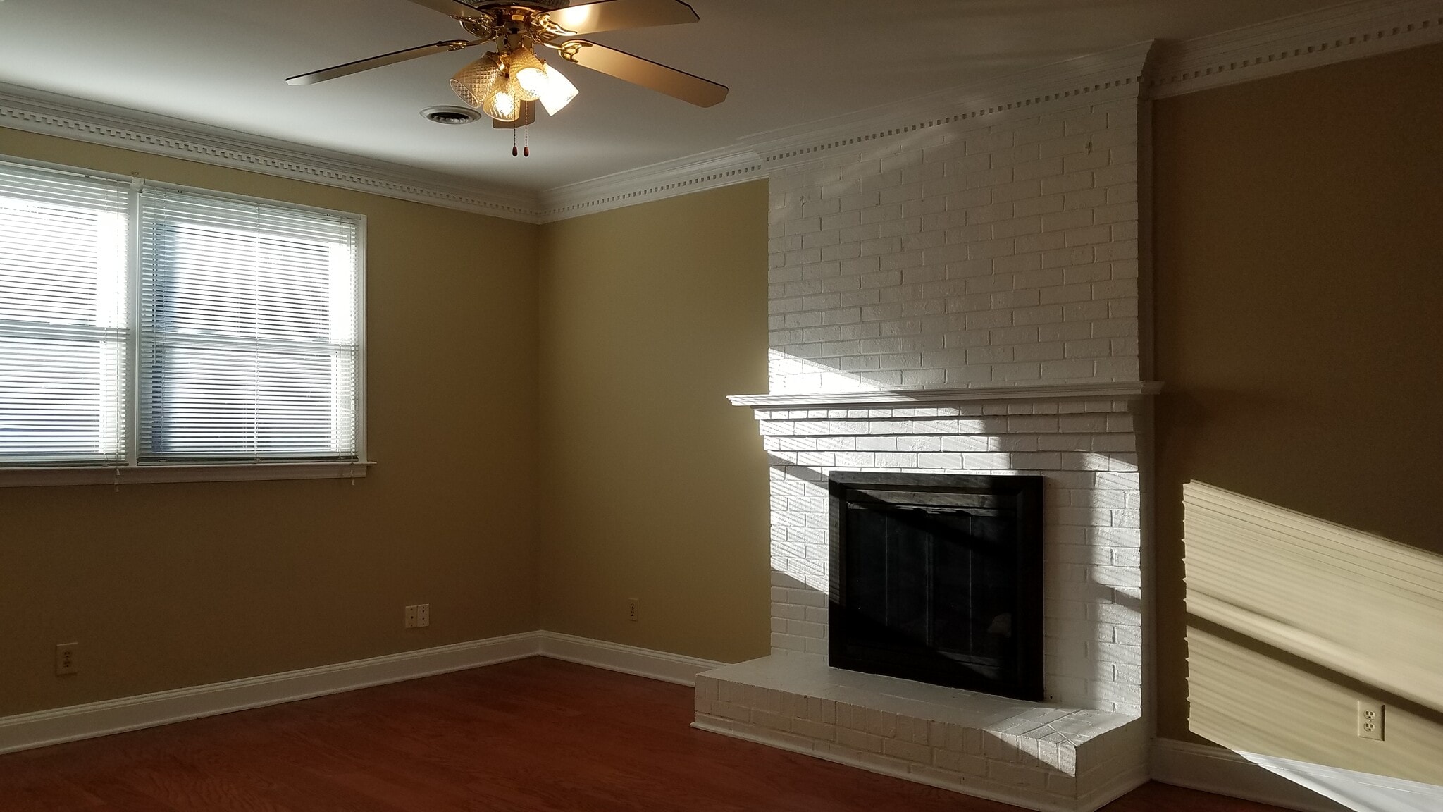 Building Photo - 2512 Burgundy Dr