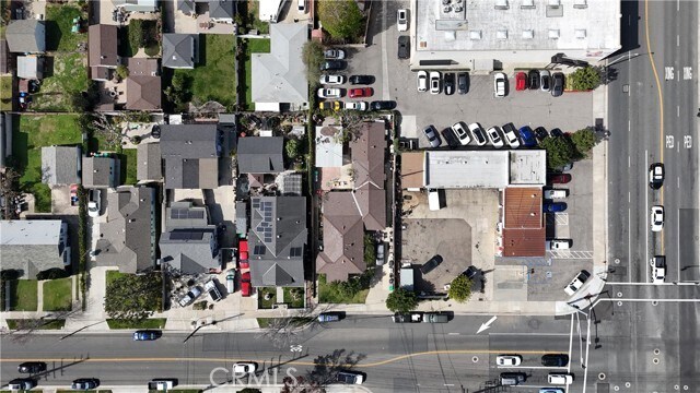Building Photo - 132 S Batavia St