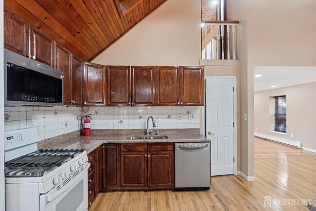 Building Photo - 3850 NJ-27