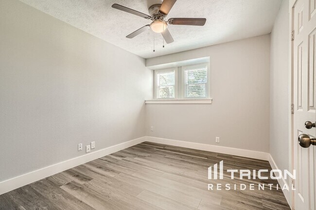 Building Photo - 9330 Highmeadow Dr