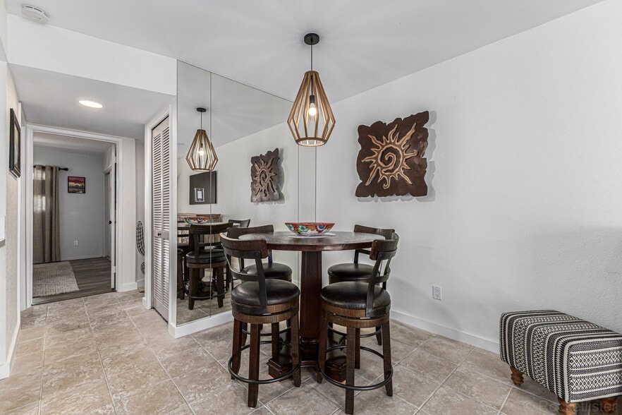 Building Photo - 7430 E Chaparral Rd