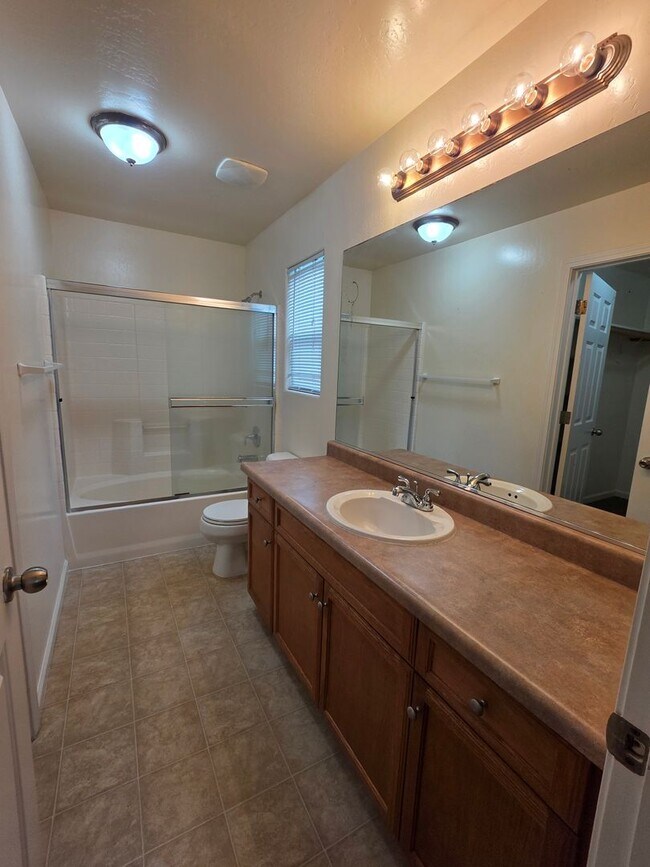 Building Photo - 11805 Holabird Ave