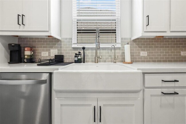 Building Photo - 7315 Honey Creek Ln