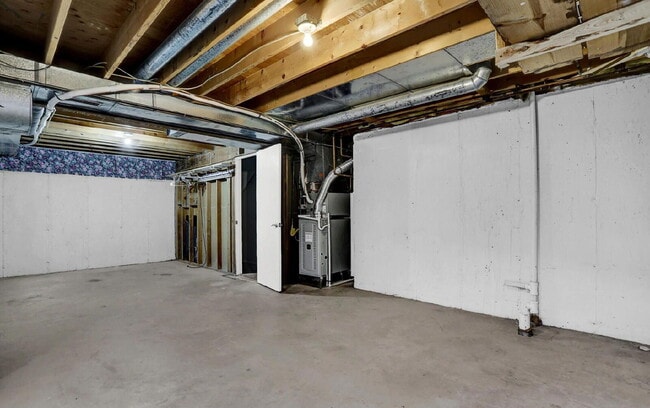 Building Photo - 7480 Alameda Ct