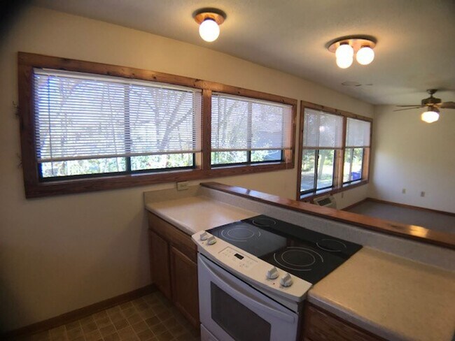 Building Photo - 106 Pleasant Dr
