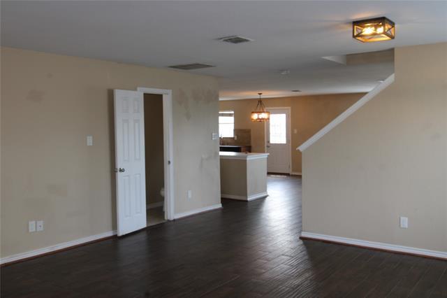 Building Photo - 2435 Castle Pines Dr