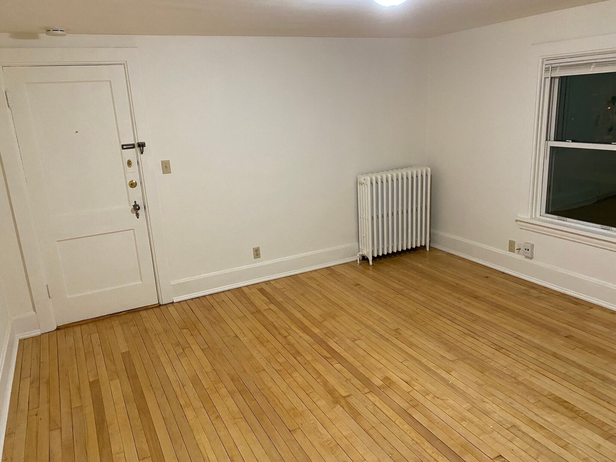 Building Photo - 2416 E Washington Ave