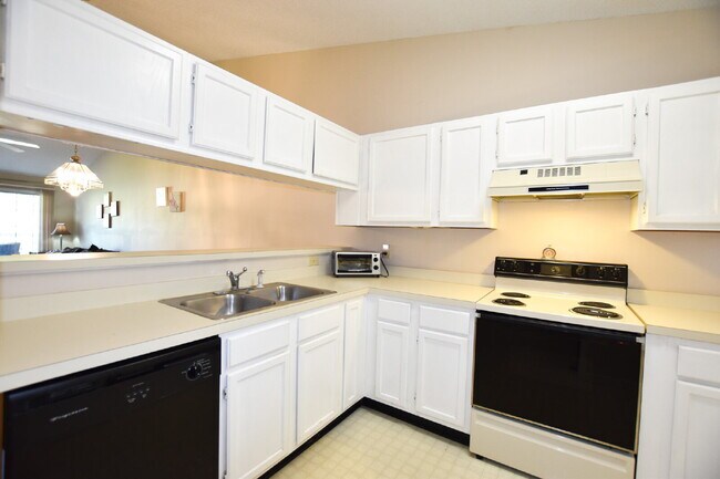 Building Photo - Spacious furnished two, bedroom, two bath Condo.