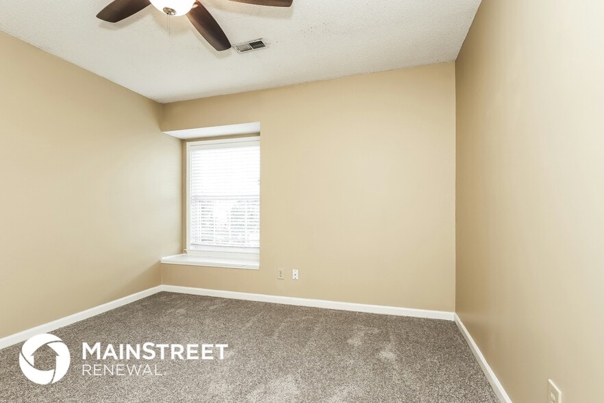 Building Photo - 400 Amberly Dr