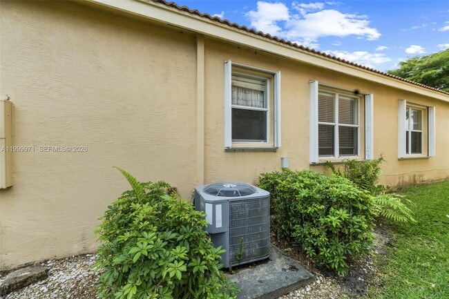 Building Photo - 7363 Via Luria