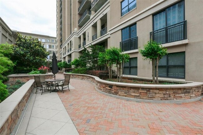 Building Photo - 3040 Peachtree Rd