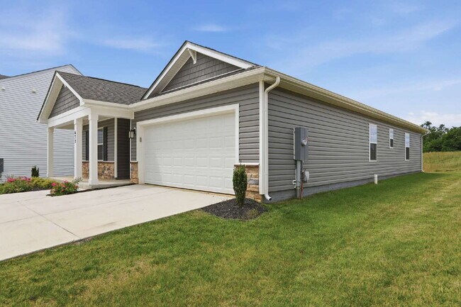Building Photo - Welcome Home to This Beautiful 4-Bedroom Ranch-Style Gem