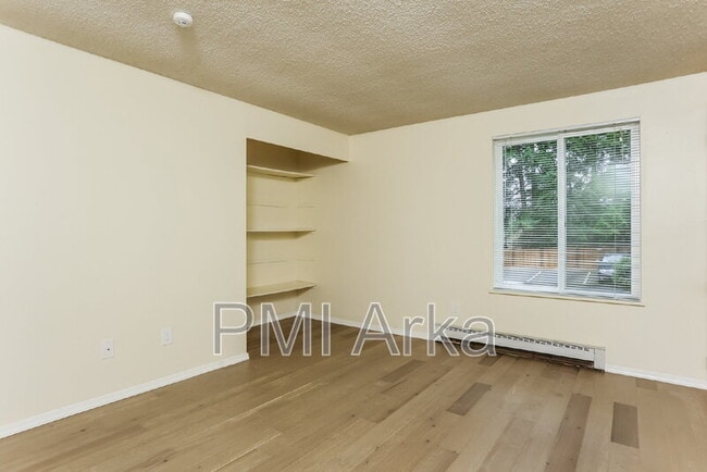 Building Photo - 14404 NE 31st St