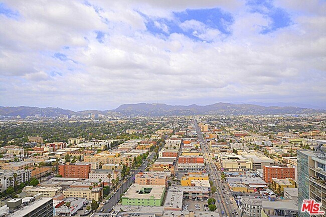 Building Photo - 3810 Wilshire Blvd