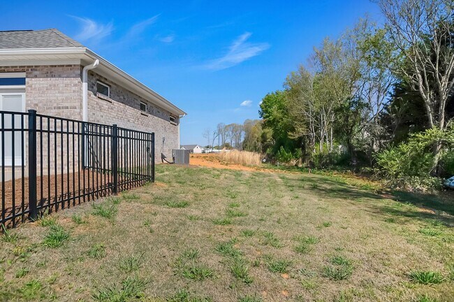 Building Photo - 3054 Constitution Ln