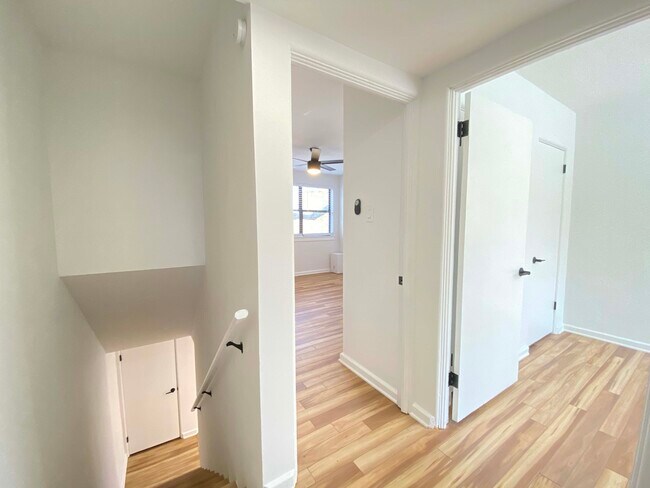 Building Photo - Faris Ridge Condominiums