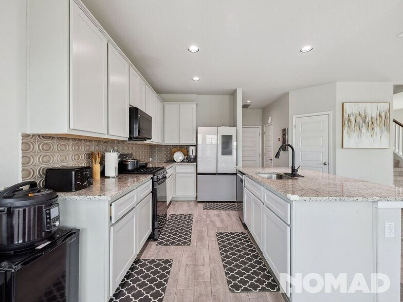 Building Photo - 101 Crescent St