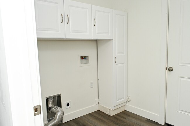 Building Photo - 460 W 15 S