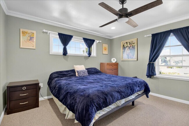 Building Photo - Beautiful & Spacious South Torrance Home