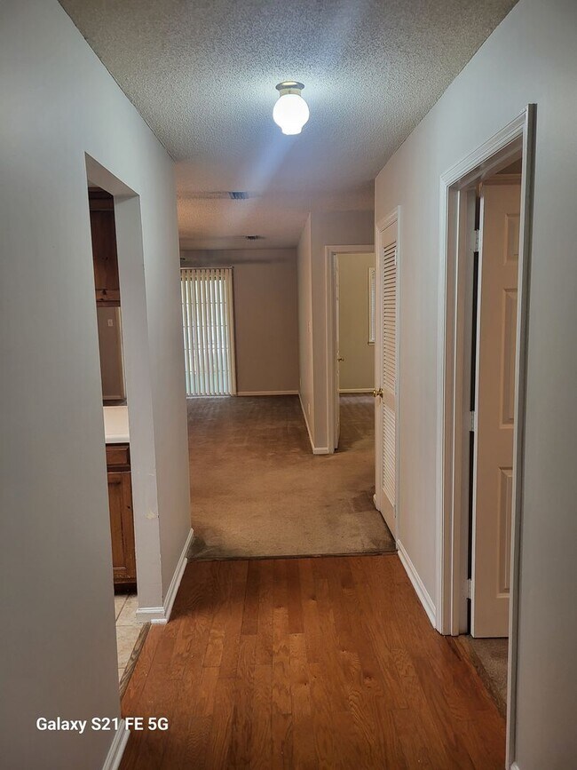 Building Photo - 2845 Fawnwood Cir