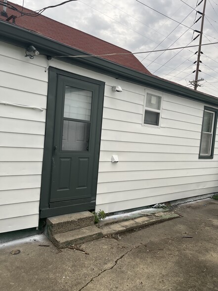 Building Photo - 3337 Prospect St