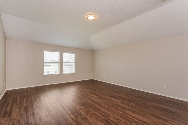 Building Photo - 1010 Hanover Dr