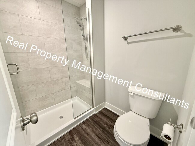 Building Photo - $500 off Move In Special on 4-bedroom, 3-b...