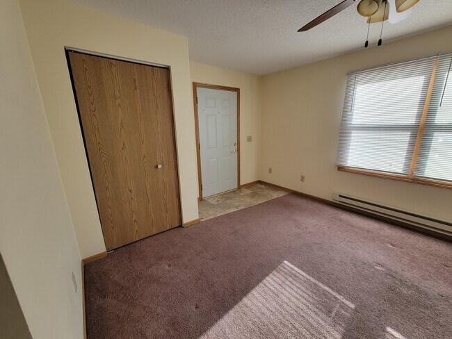 Building Photo - 4615 Fairfax St